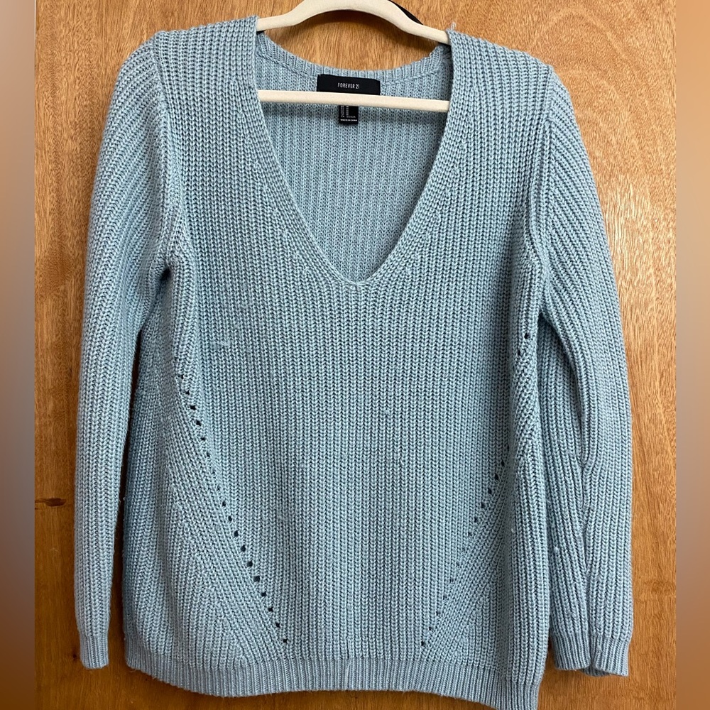 Forever21 sweater size M